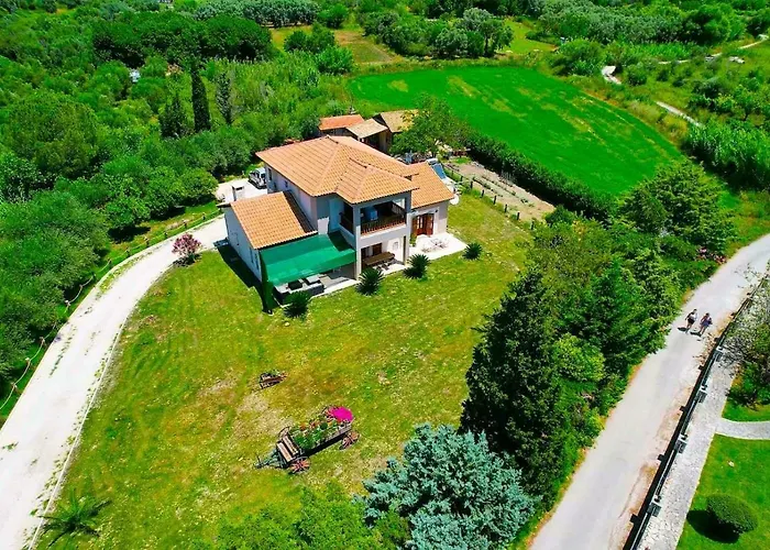 Platanos بيت للعطل