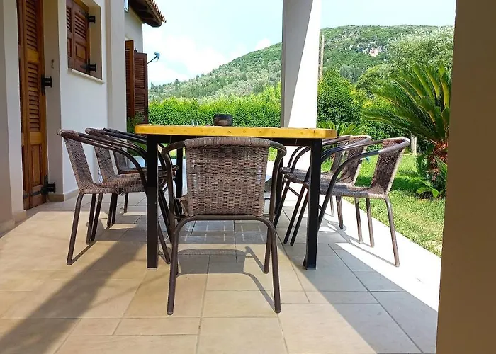 Дом отдыха Platanos *