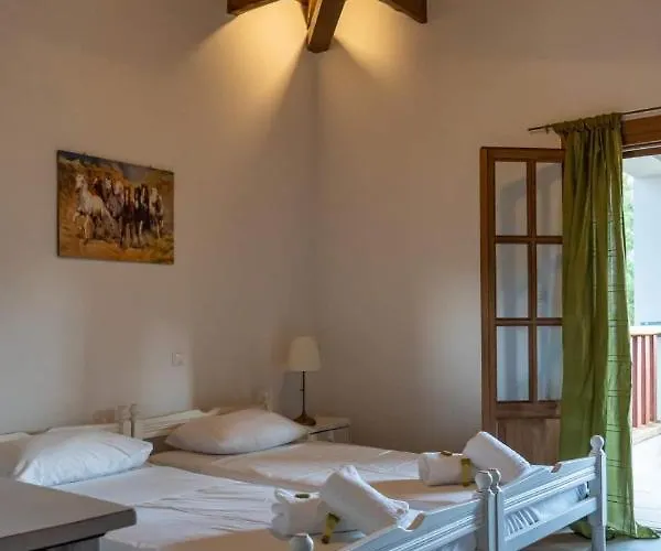 Platanos بيت للعطل فاسيليكي