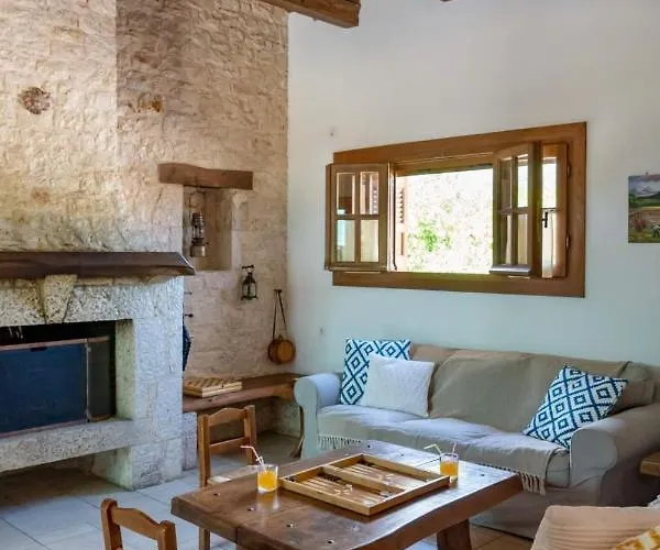 Platanos بيت للعطل فاسيليكي